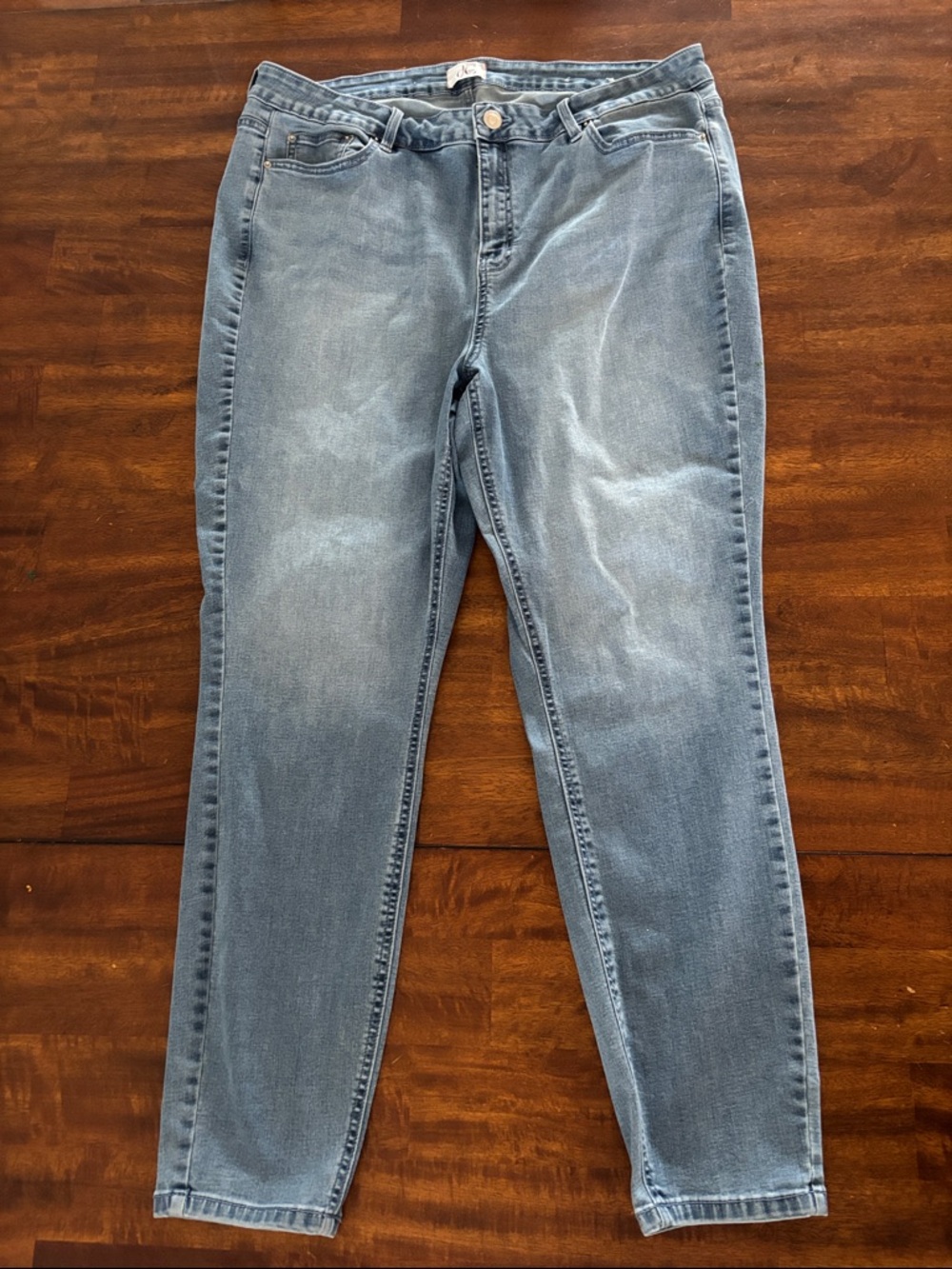 High-Rise Women's Jeans in Light Blue Denim